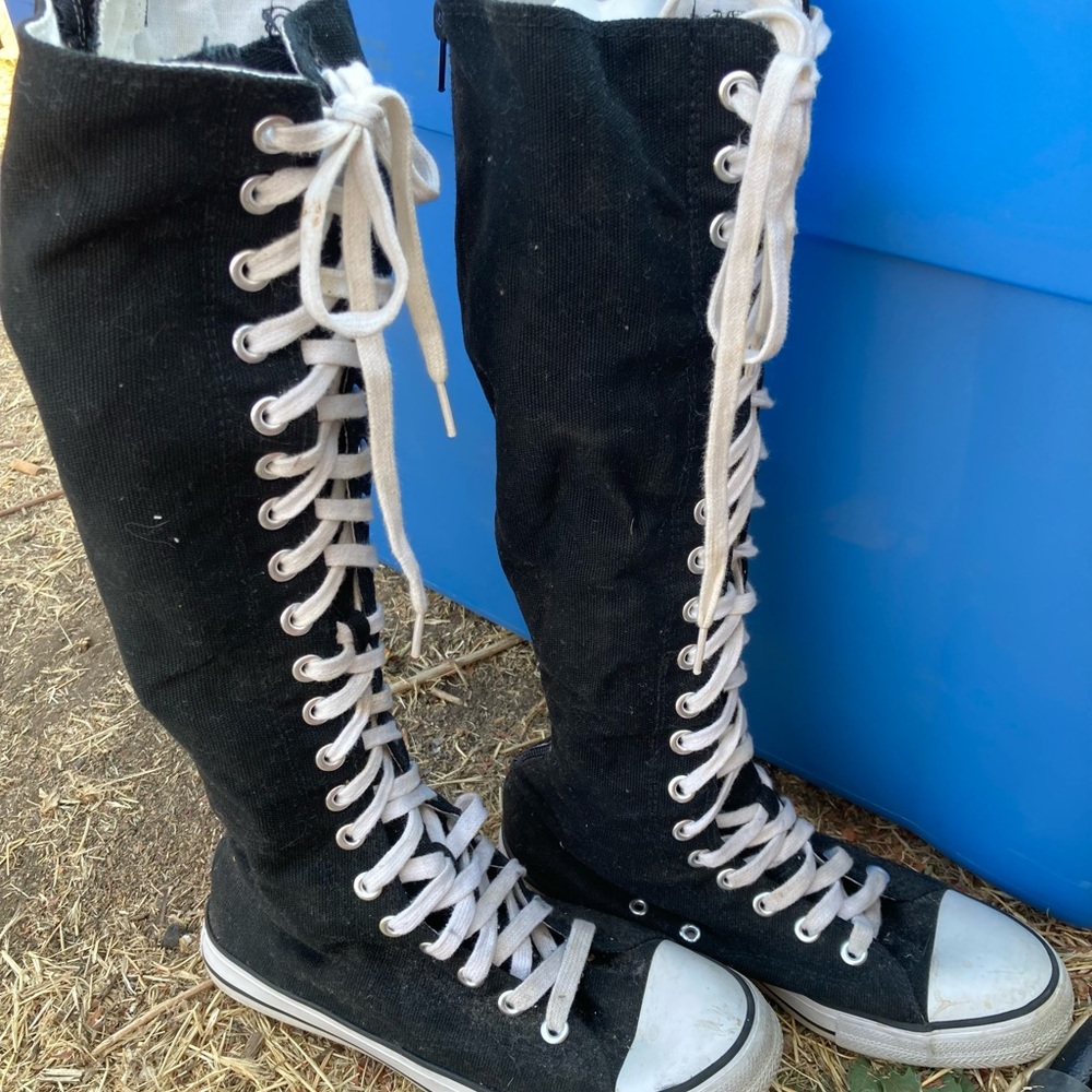 Airwalk Black Lace-Up Knee Tennis Shoes